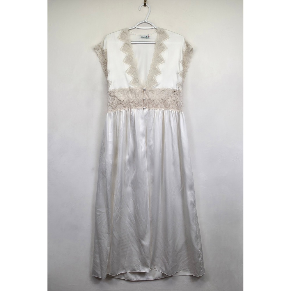 Amaretta Nightgown Robe Womens PM White Satin Lace Lounge Vintage Cottagecore